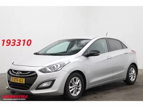 Hyundai i30 1.6 GDI Go! Navi Clima Cruise Camera PDC 94.708 km!
