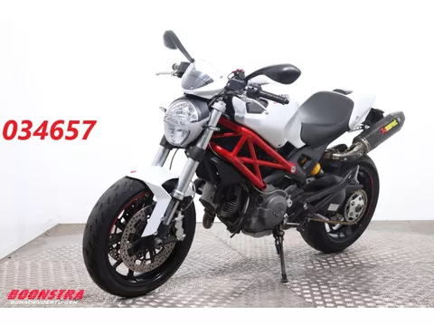 Ducati Monster 796 Akrapovic Lap Timer!