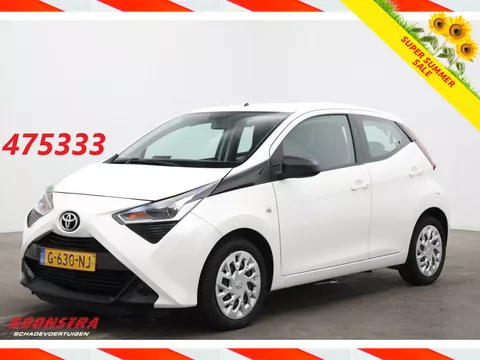 Toyota Aygo 1.0 VVT-i x-play limited Airco Bluetooth Cruise Camera 74.091 km!