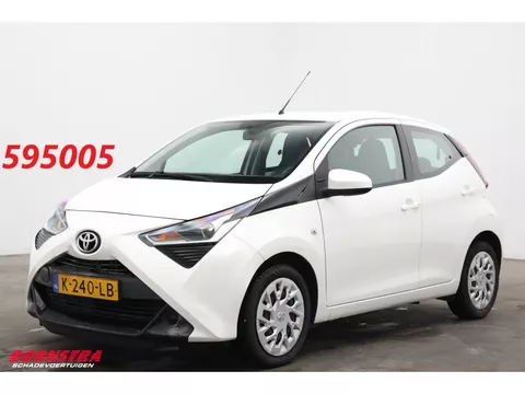 Toyota Aygo 1.0 VVT-i x-play Airco Cruise Camera 65.818 km!
