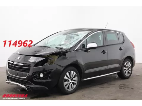 Peugeot 3008 1.2 PureTech Allure Pano Navi Clima Cruise PDC AHK 107.398 km!