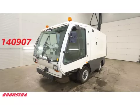 TENNANT HMF 426 Veegmachine
