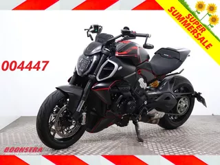 Ducati Diavel V4 LED Quickshift WheelieContr. 1.794 km!