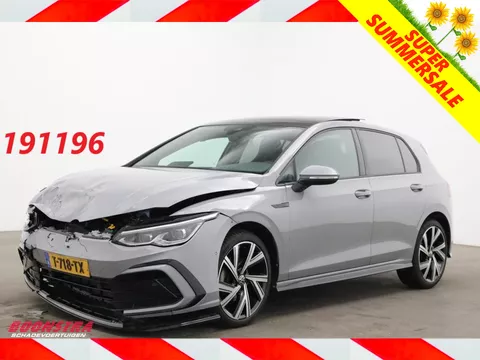 Volkswagen Golf 1.5 eTSI DSG R-Line Pano LED ACC LRHZ Camera 30.742 km!