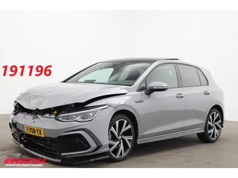 Volkswagen Golf 1.5 eTSI DSG R-Line Pano LED ACC LRHZ Camera 30.742 km!